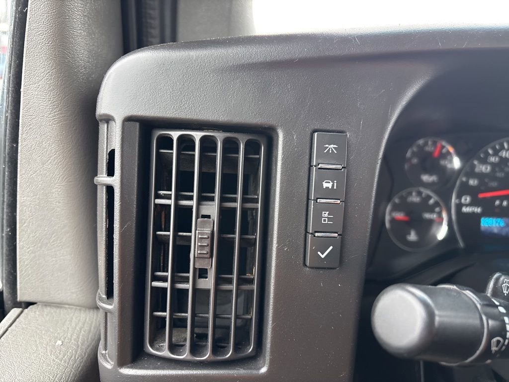 Used 2016 GMC Savana 2500 image 18