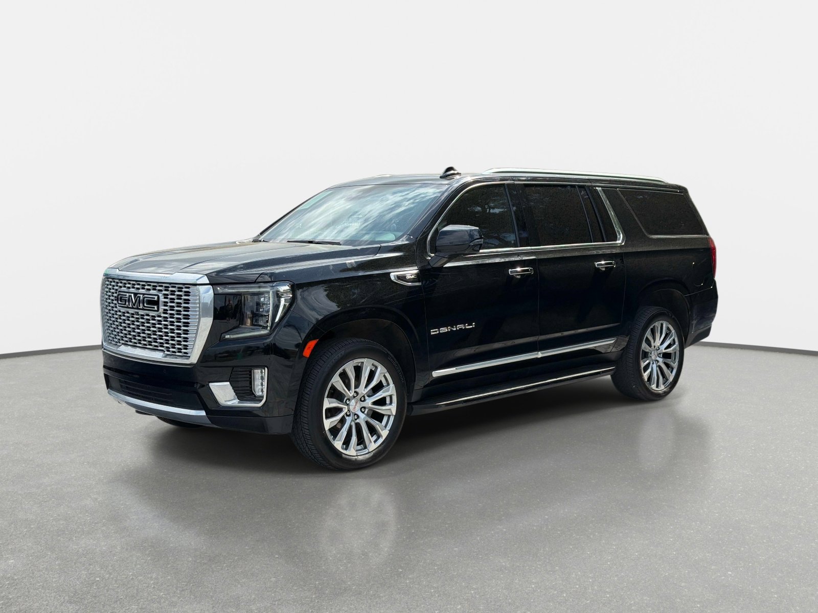 Used 2023 GMC Yukon XL Denali image 7