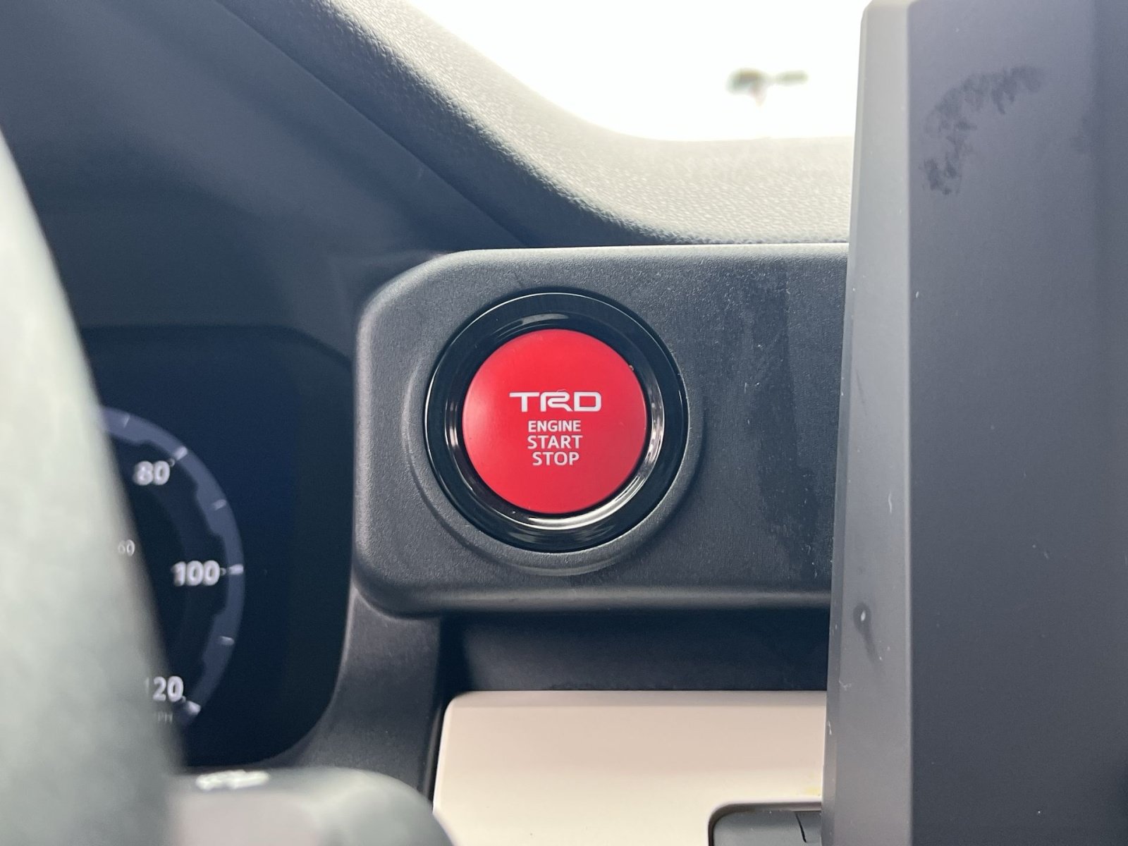 Used 2024 Toyota Tacoma TRD Off-Road AWD/4WD image 32