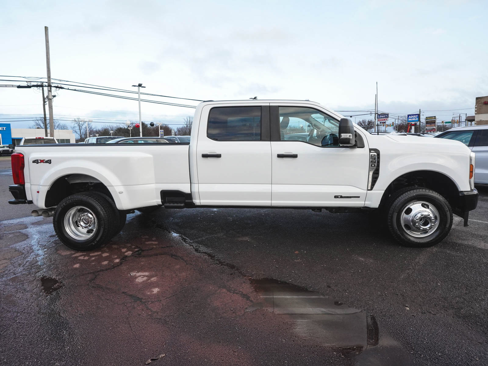 Used 2024 Ford F350 XL w/ Snow Plow/Camper Package image 4