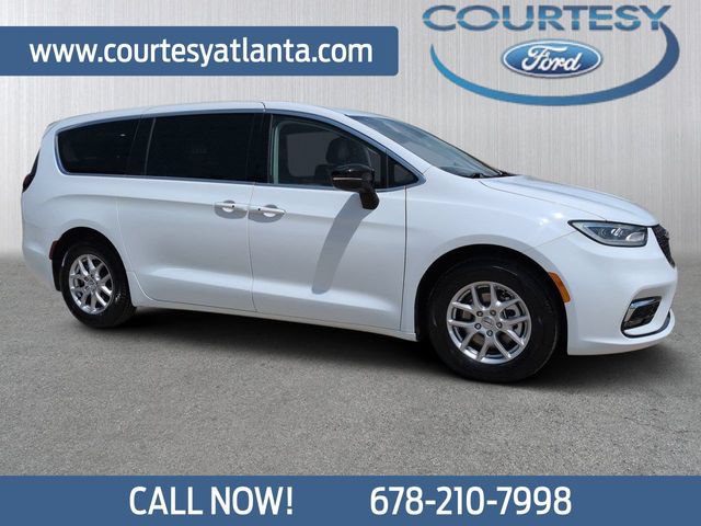 Used 2024 Chrysler Pacifica Touring-L FWD image 1