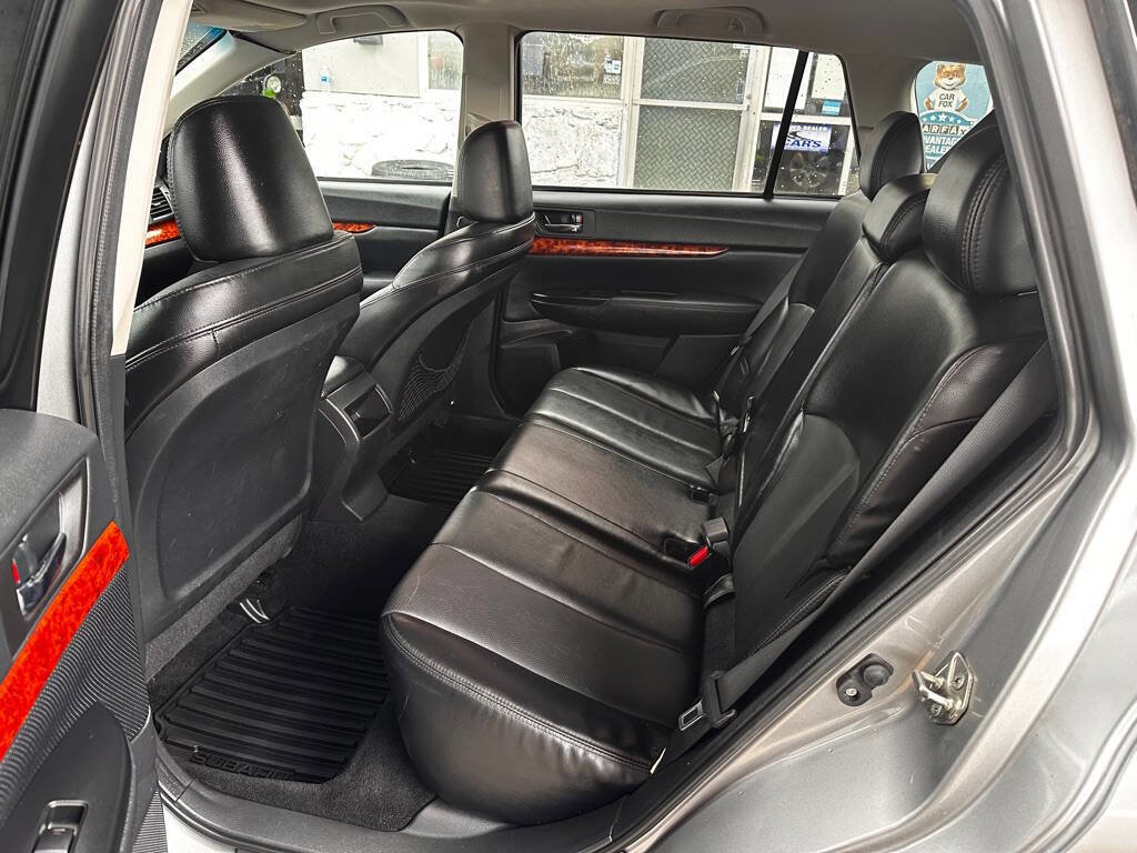 Used 2011 Subaru Outback 2.5i Limited w/ PWR Moonroof Pkg image 16