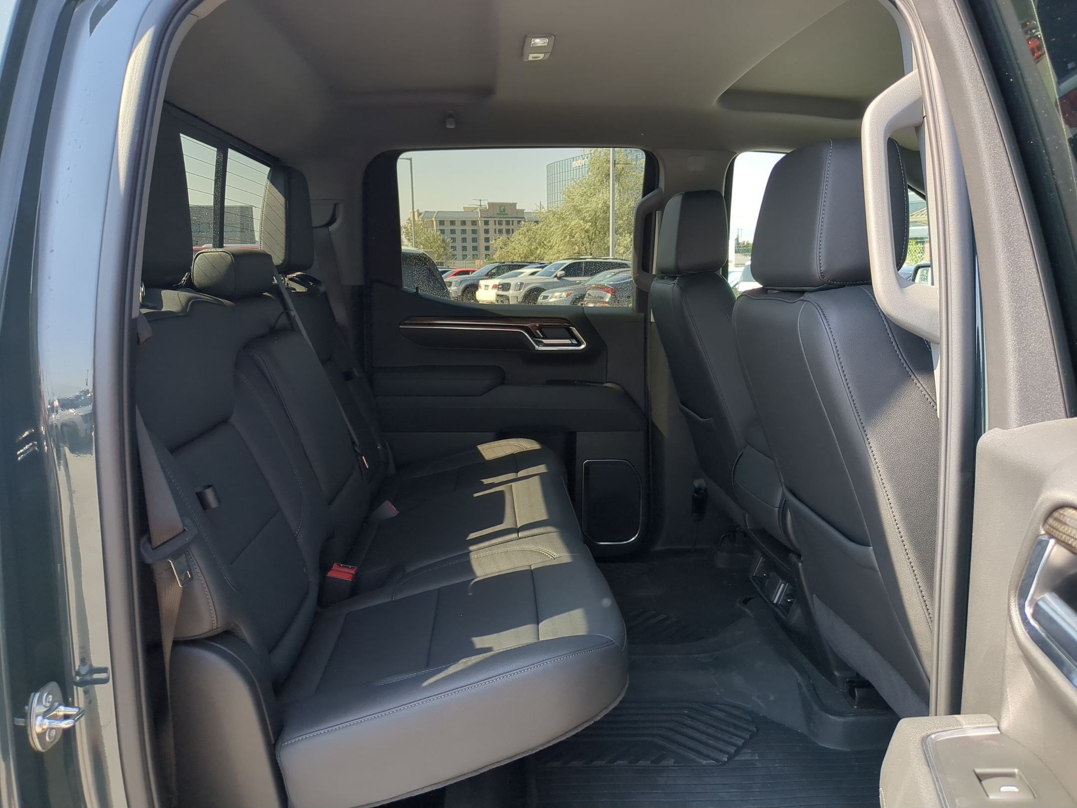 Used 2025 Chevrolet Silverado 1500 LT AWD/4WD image 27