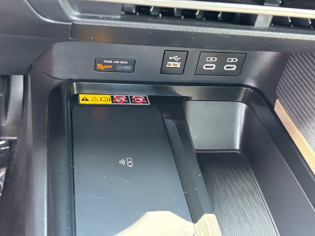 Used 2025 Toyota Camry SE FWD image 21