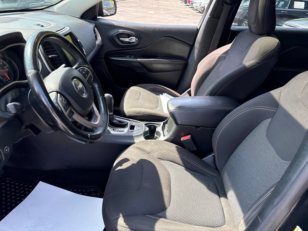 Used 2017 Jeep Cherokee 75th Anniversary AWD/4WD image 9