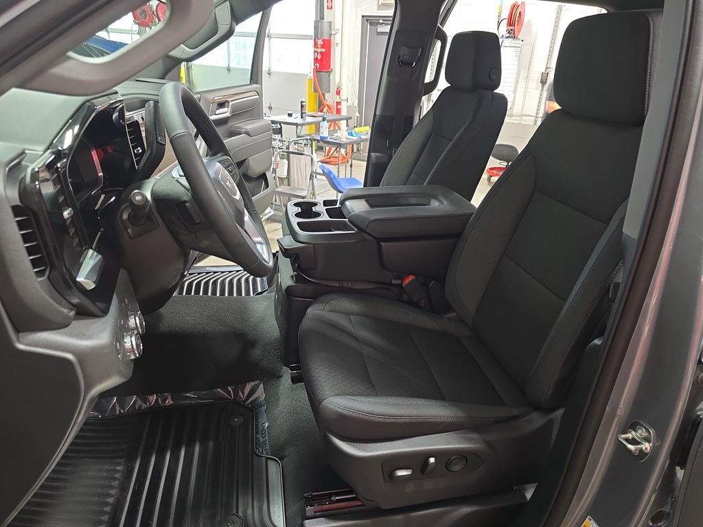 New 2026 GMC Sierra 1500 Elevation image 14