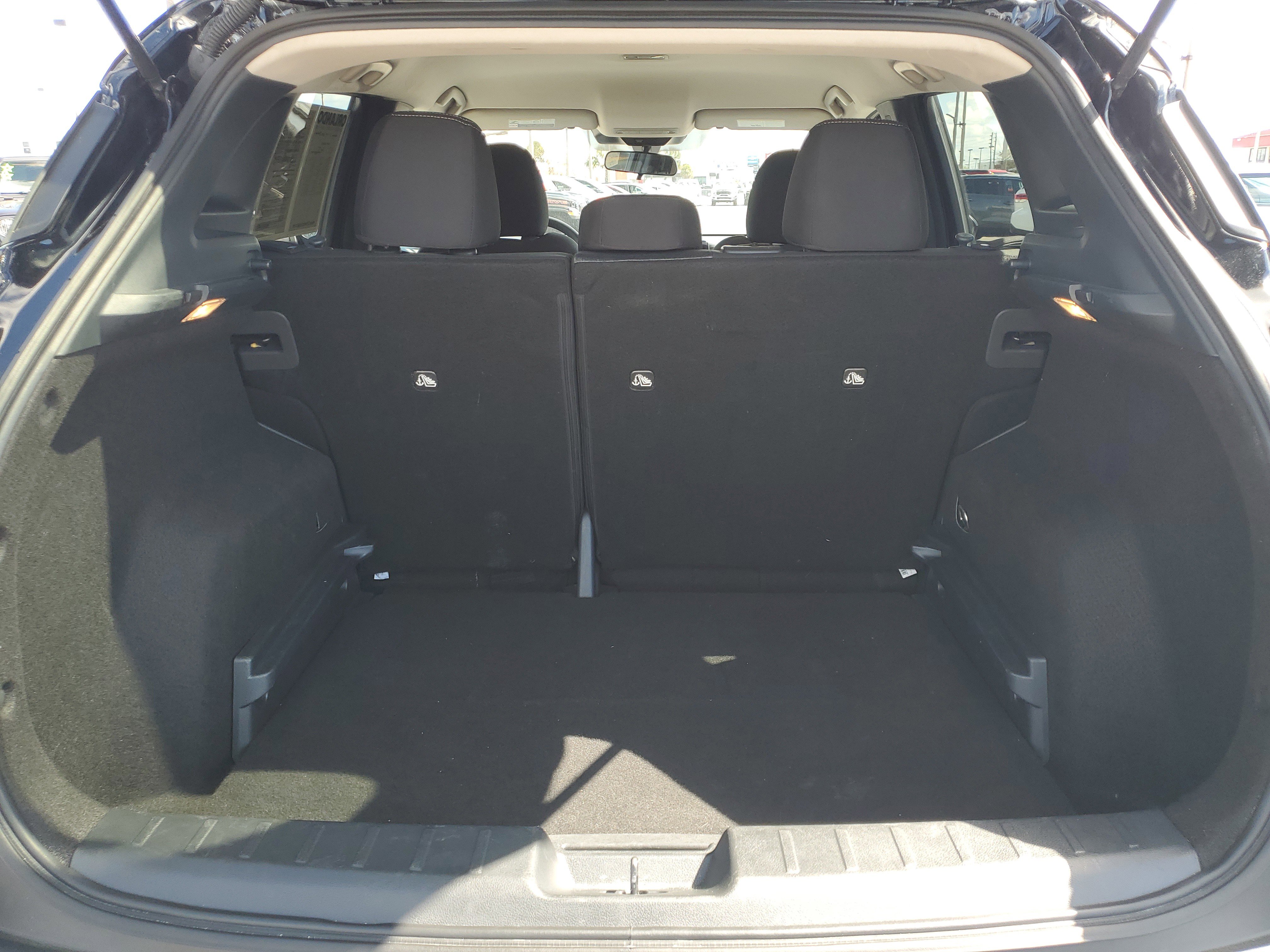 Used 2025 Nissan Kicks SV image 7