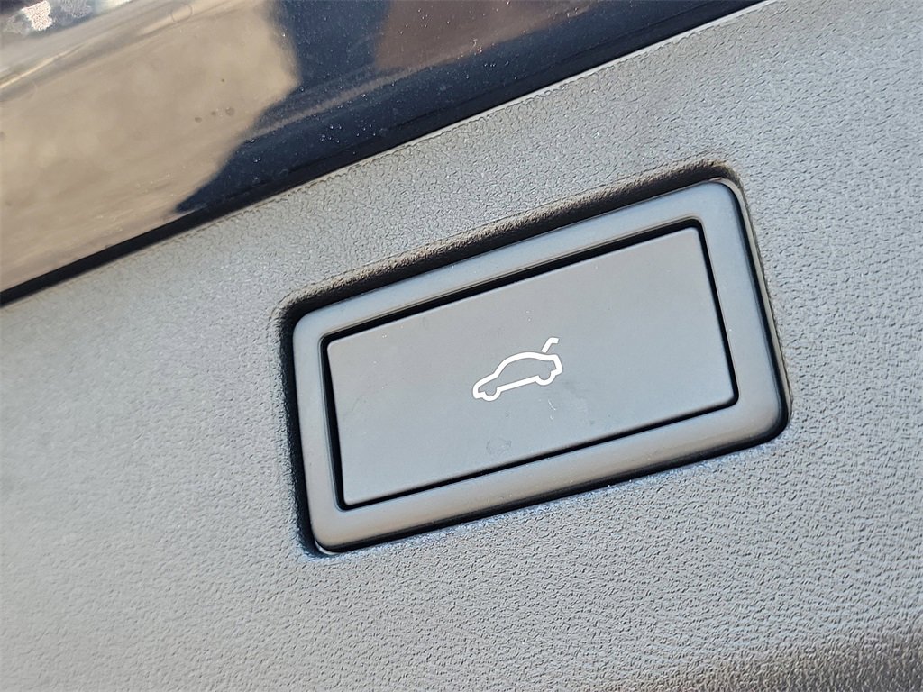 New 2026 Volkswagen Tiguan SE R-Line image 8