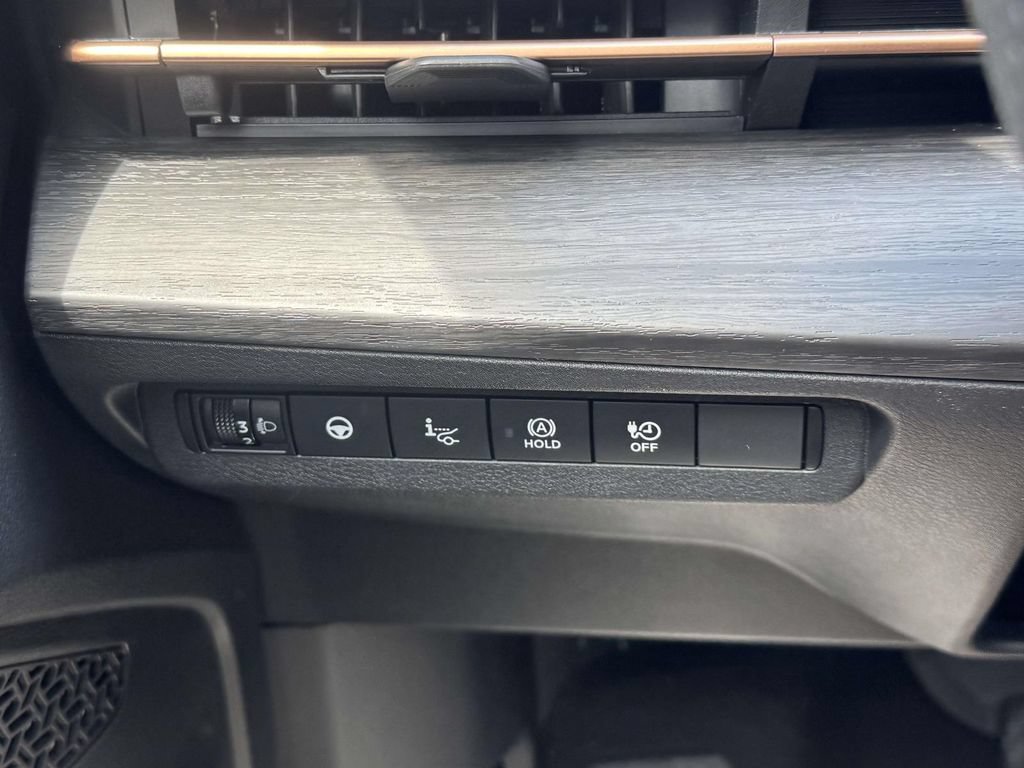 Used 2023 Nissan Ariya AWD image 26