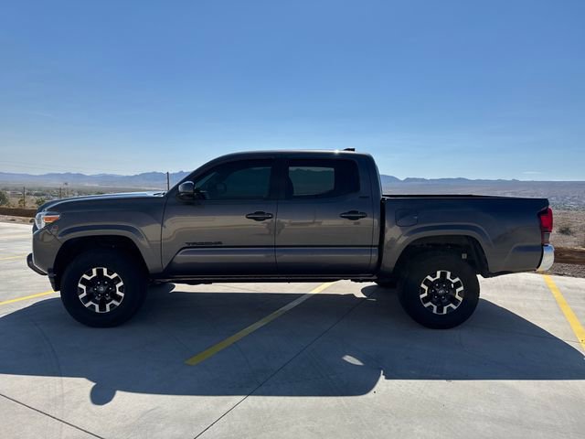 Used 2020 Toyota Tacoma SR5 image 2