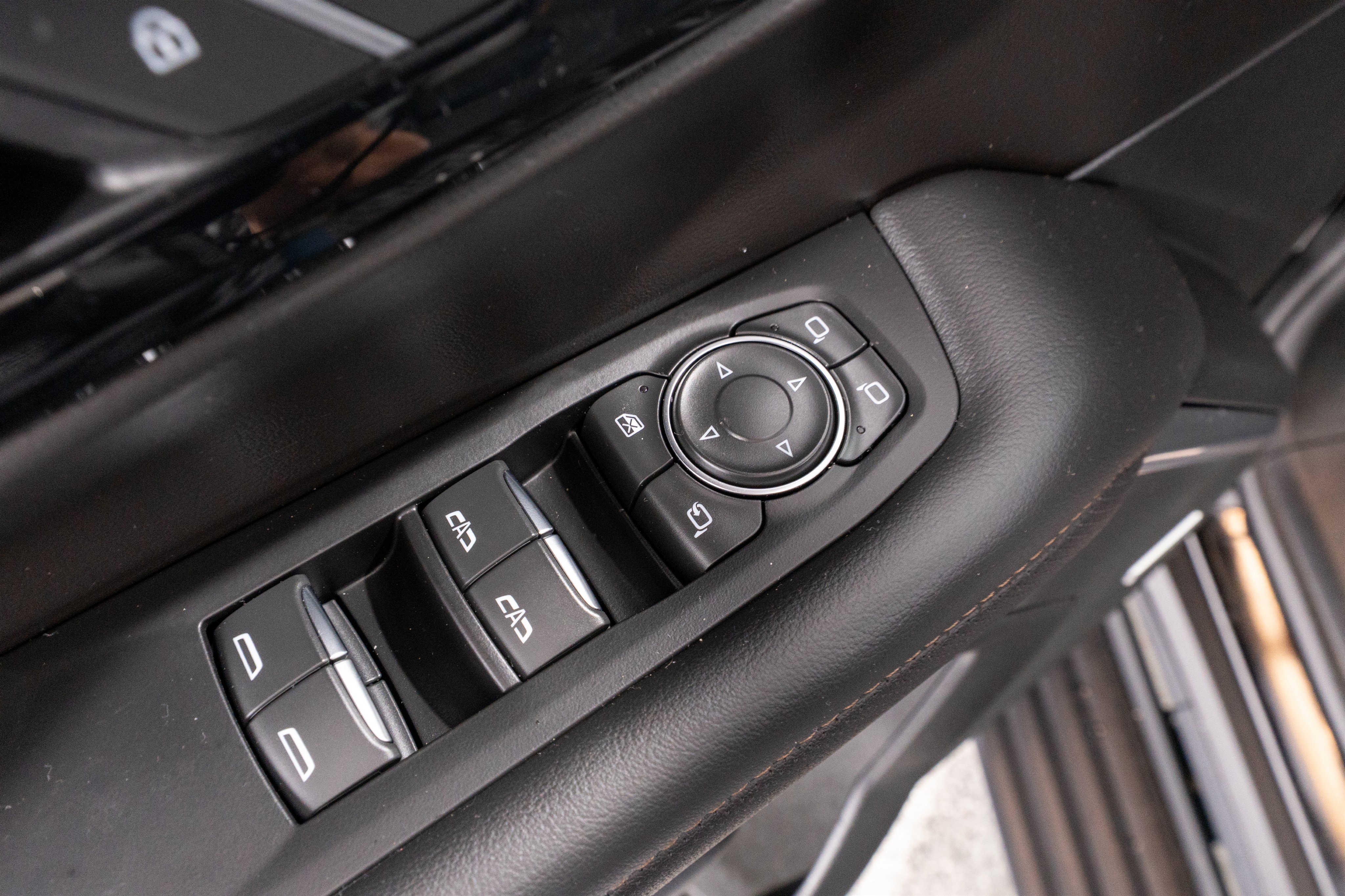 Used 2025 Chevrolet Tahoe High Country AWD/4WD image 16