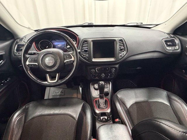 Used 2020 Jeep Compass Trailhawk AWD/4WD image 4
