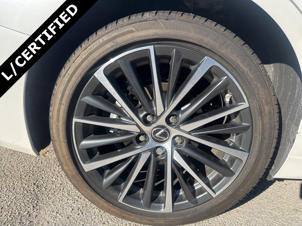 Used 2023 Lexus ES 300h w/ Premium Package image 10