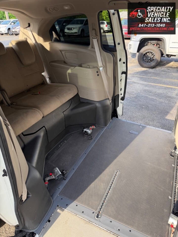 Used 2015 Honda Odyssey EX image 17