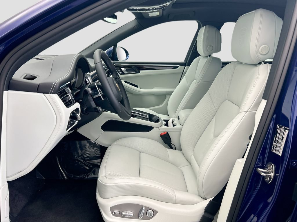Used 2026 Porsche Macan AWD/4WD image 5