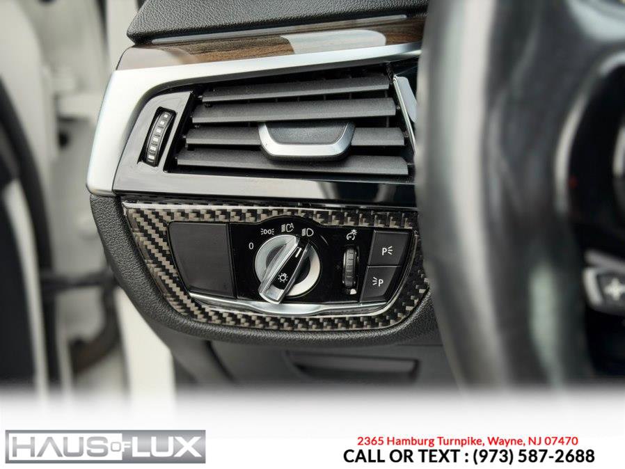 Used 2021 BMW 530i xDrive w/ Convenience Package AWD/4WD image 34