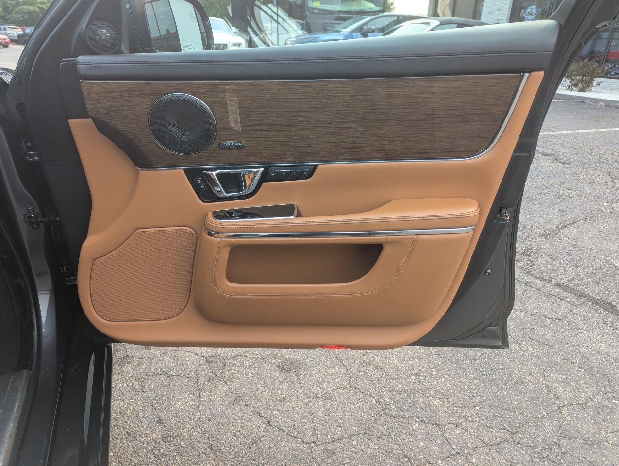 Used 2017 Jaguar XJ L Supercharged image 37