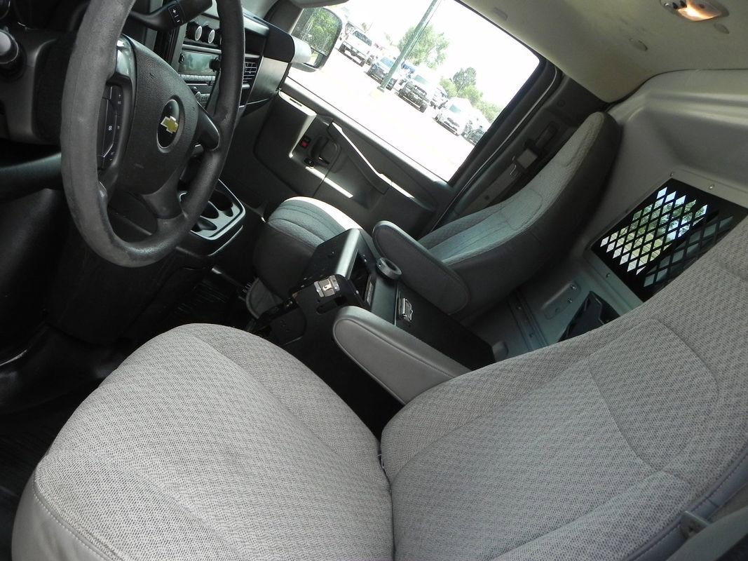 Used 2016 Chevrolet Express 3500 image 19