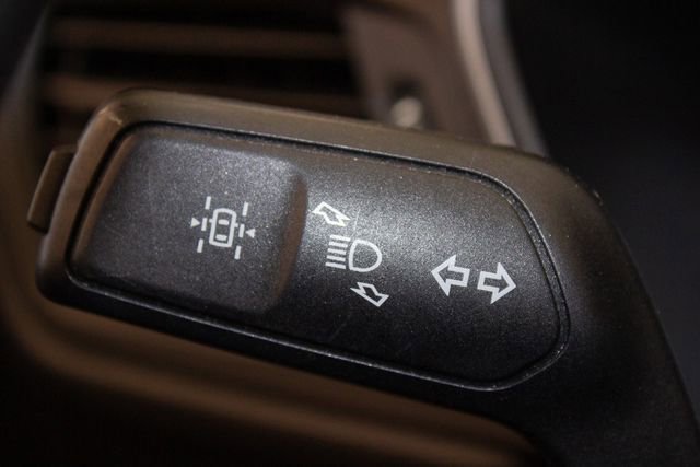 Used 2020 Ford Escape SE image 24