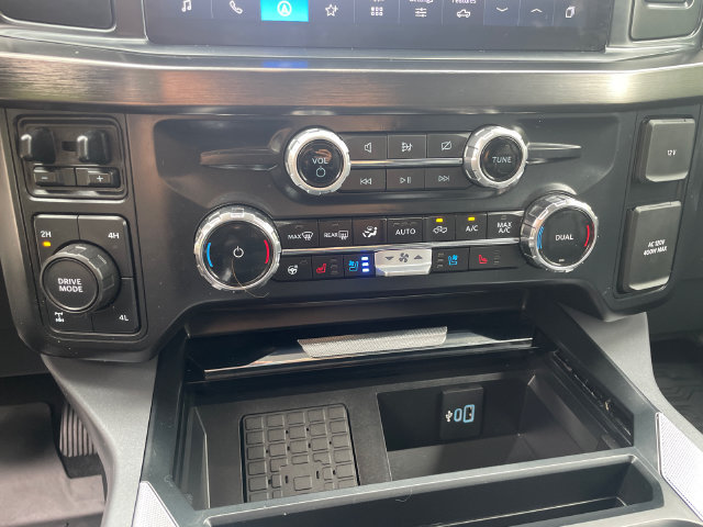 Certified 2024 Ford F250 Lariat w/ Black Appearance Package AWD/4WD image 36