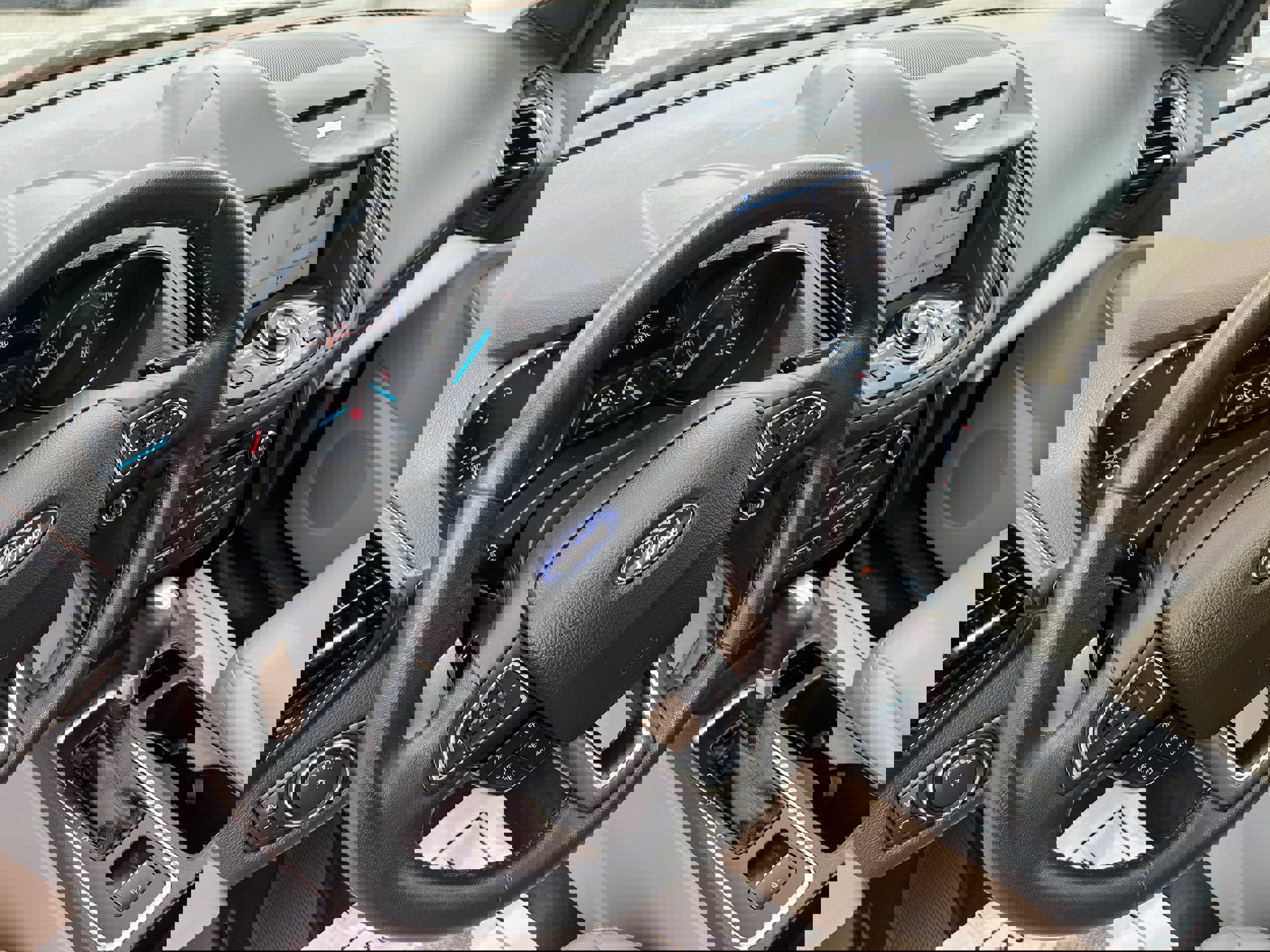 Certified 2017 Ford Escape Titanium w/ Equipment Group 301A image 8