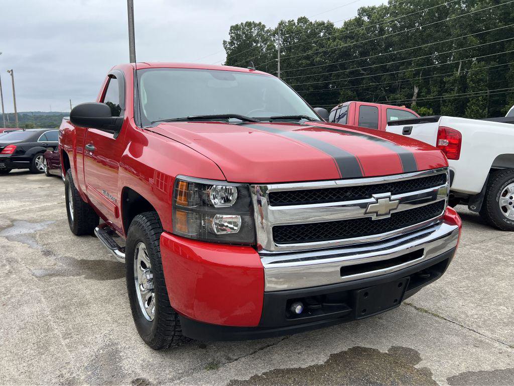 Used 2011 Chevrolet Silverado 1500 LT image 2