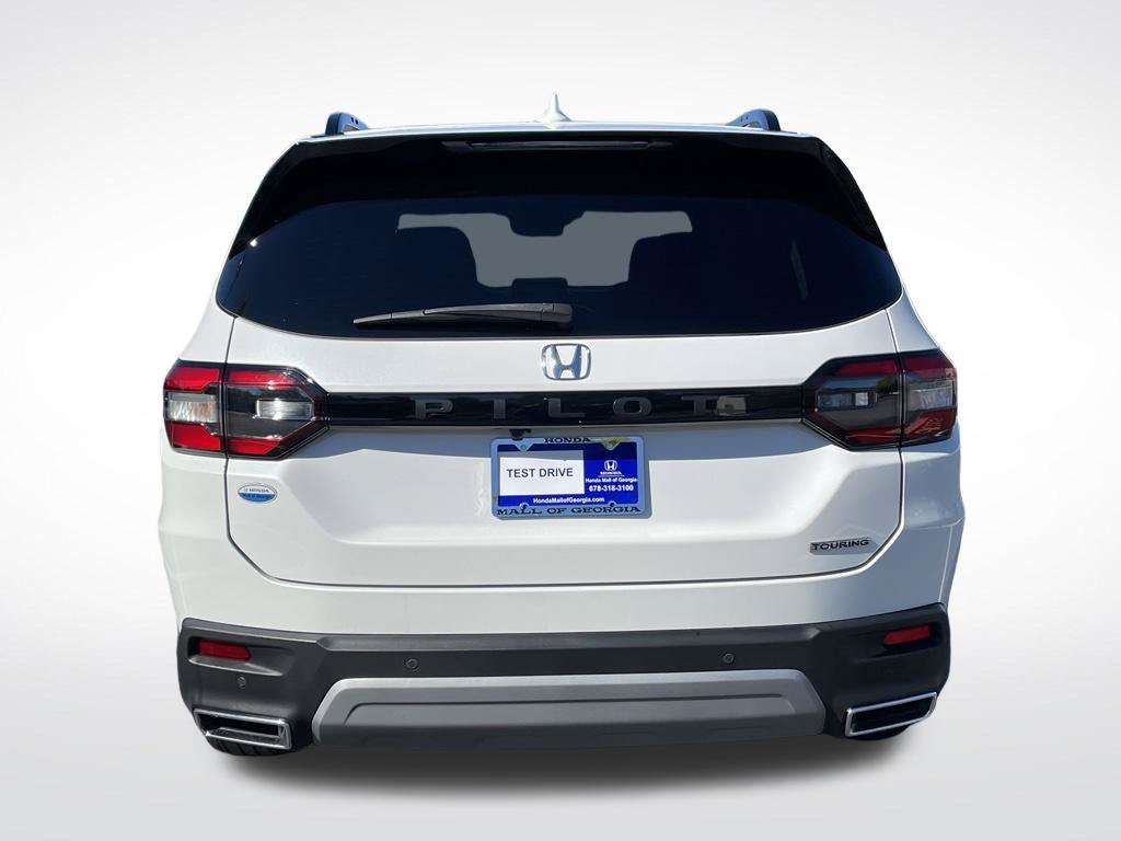 Certified 2025 Honda Pilot Touring image 5