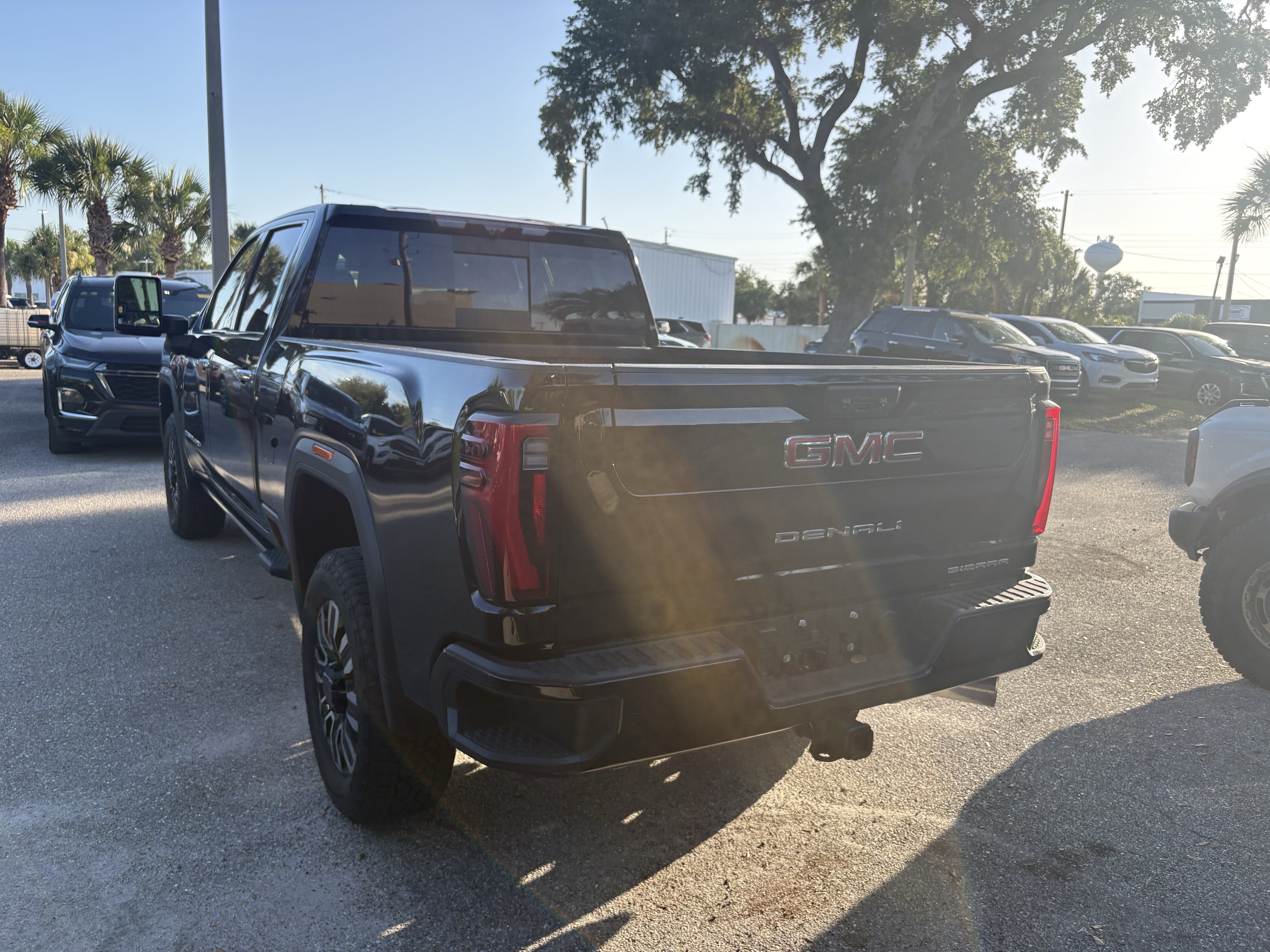 Used 2025 GMC Sierra 2500 Denali w/ Denali Reserve Package AWD/4WD image 5