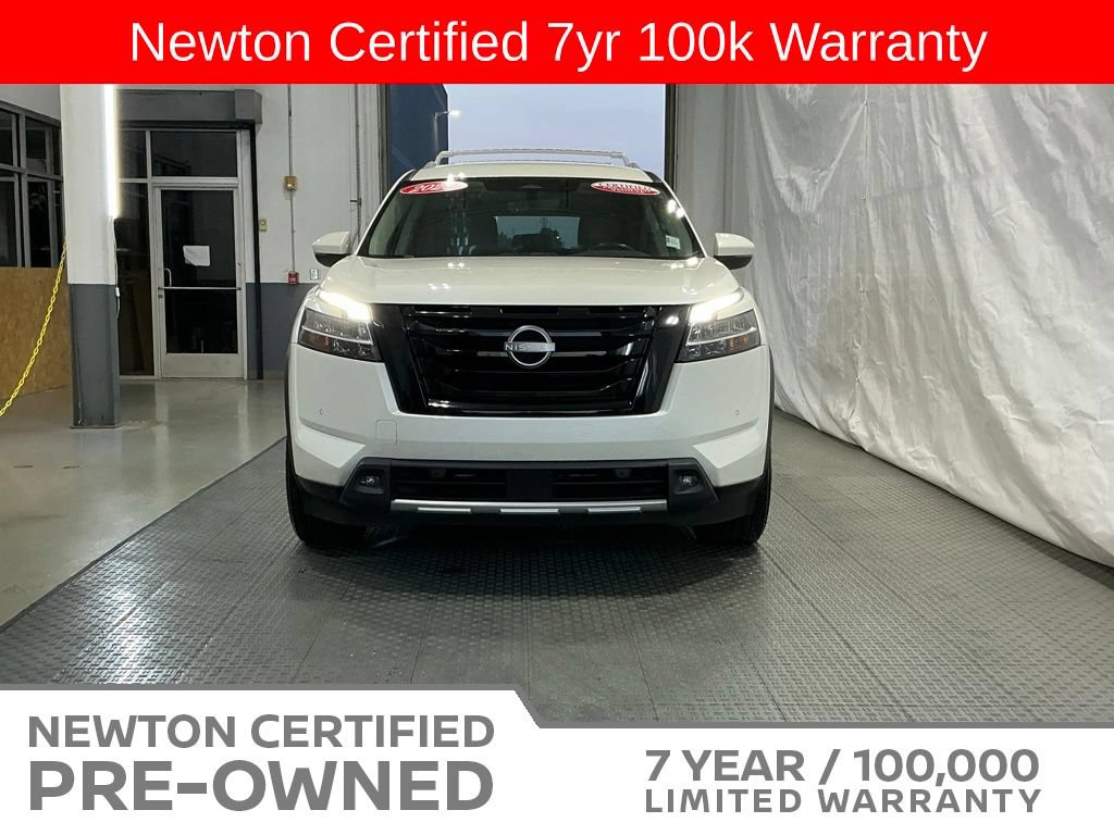 Used 2023 Nissan Pathfinder SL w/ Black Appearance Package FWD image 25
