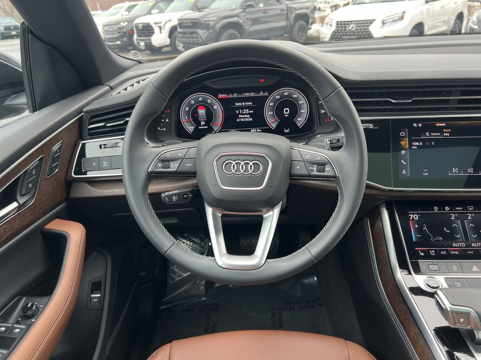 Used 2025 Audi Q8 Premium Plus image 16