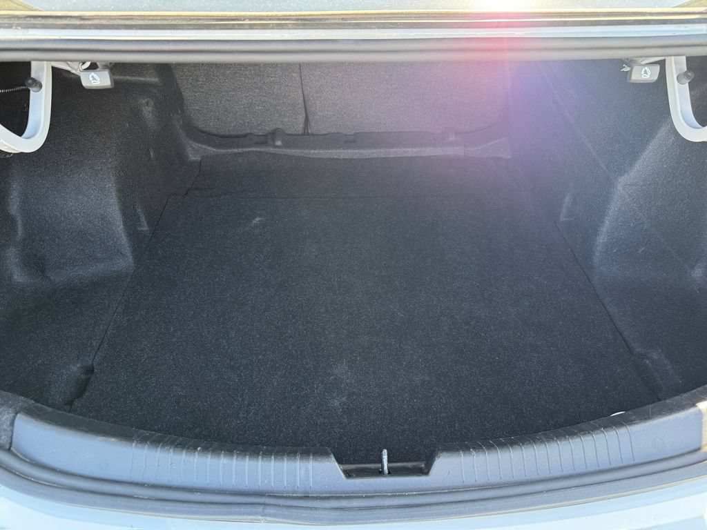 Used 2025 Chevrolet Malibu LT FWD image 23