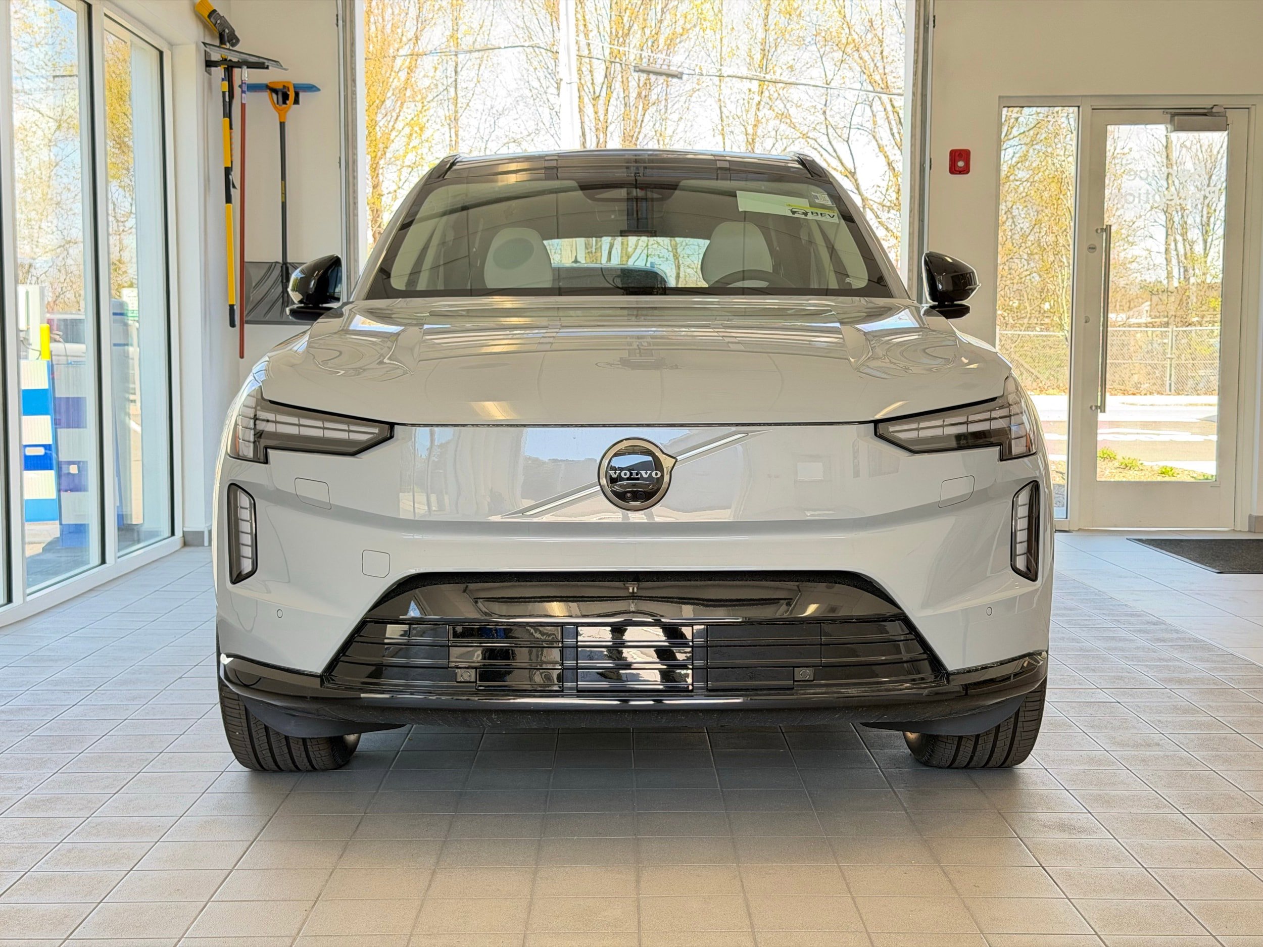 New 2026 Volvo EX90 Plus AWD/4WD image 3