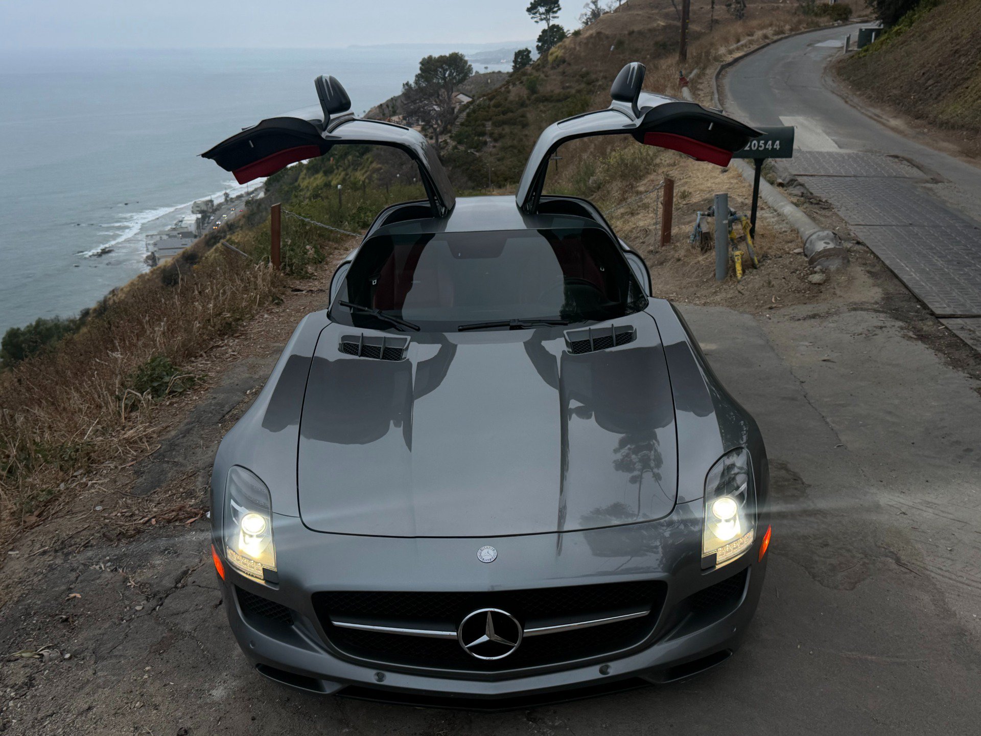 Used 2012 Mercedes-Benz SLS AMG Coupe image 3