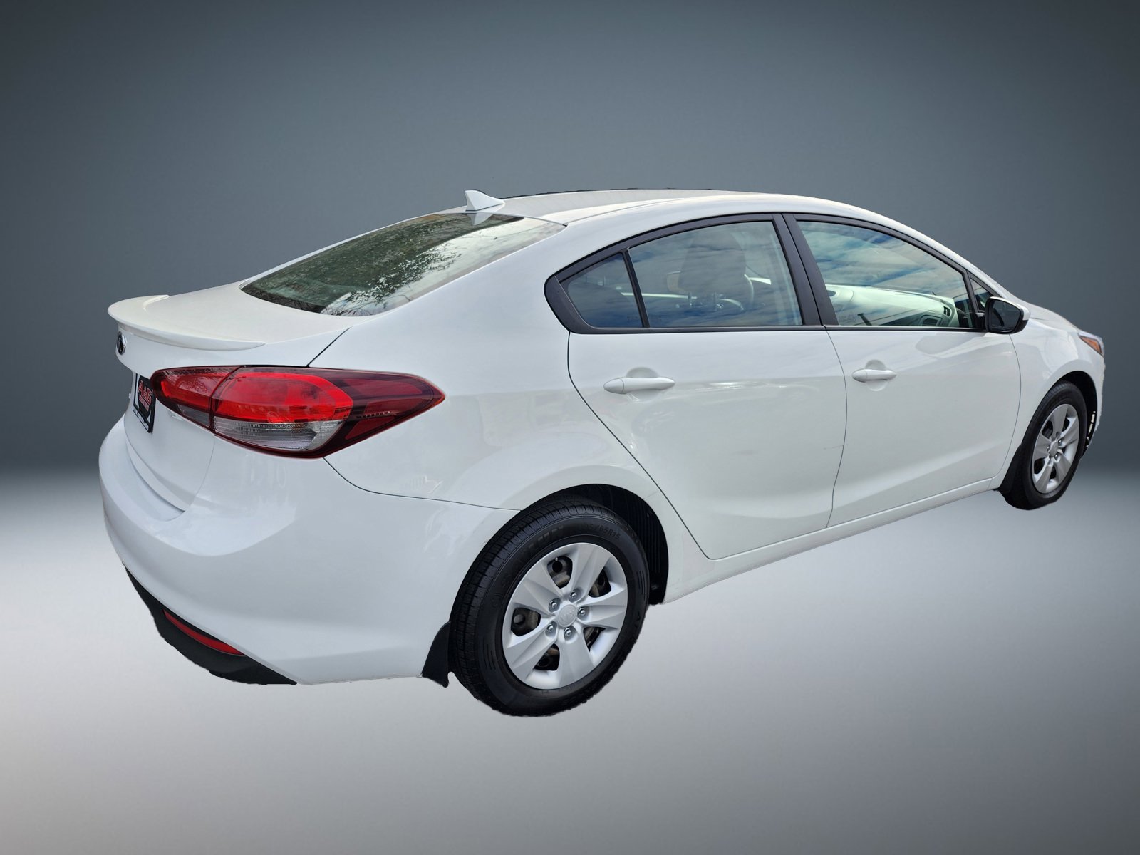 Used 2018 Kia Forte LX image 3