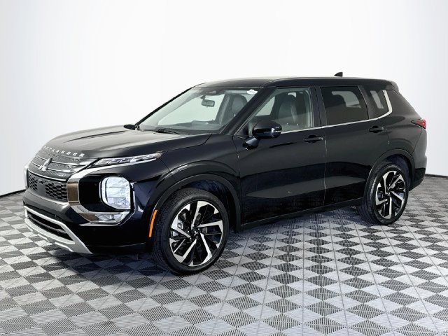 Used 2023 Mitsubishi Outlander SE FWD image 4