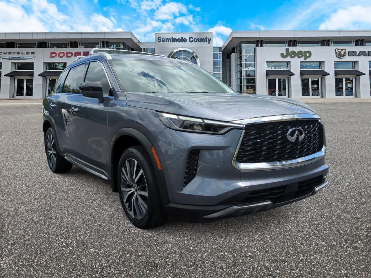 Used 2025 INFINITI QX60 Sensory AWD/4WD image 2