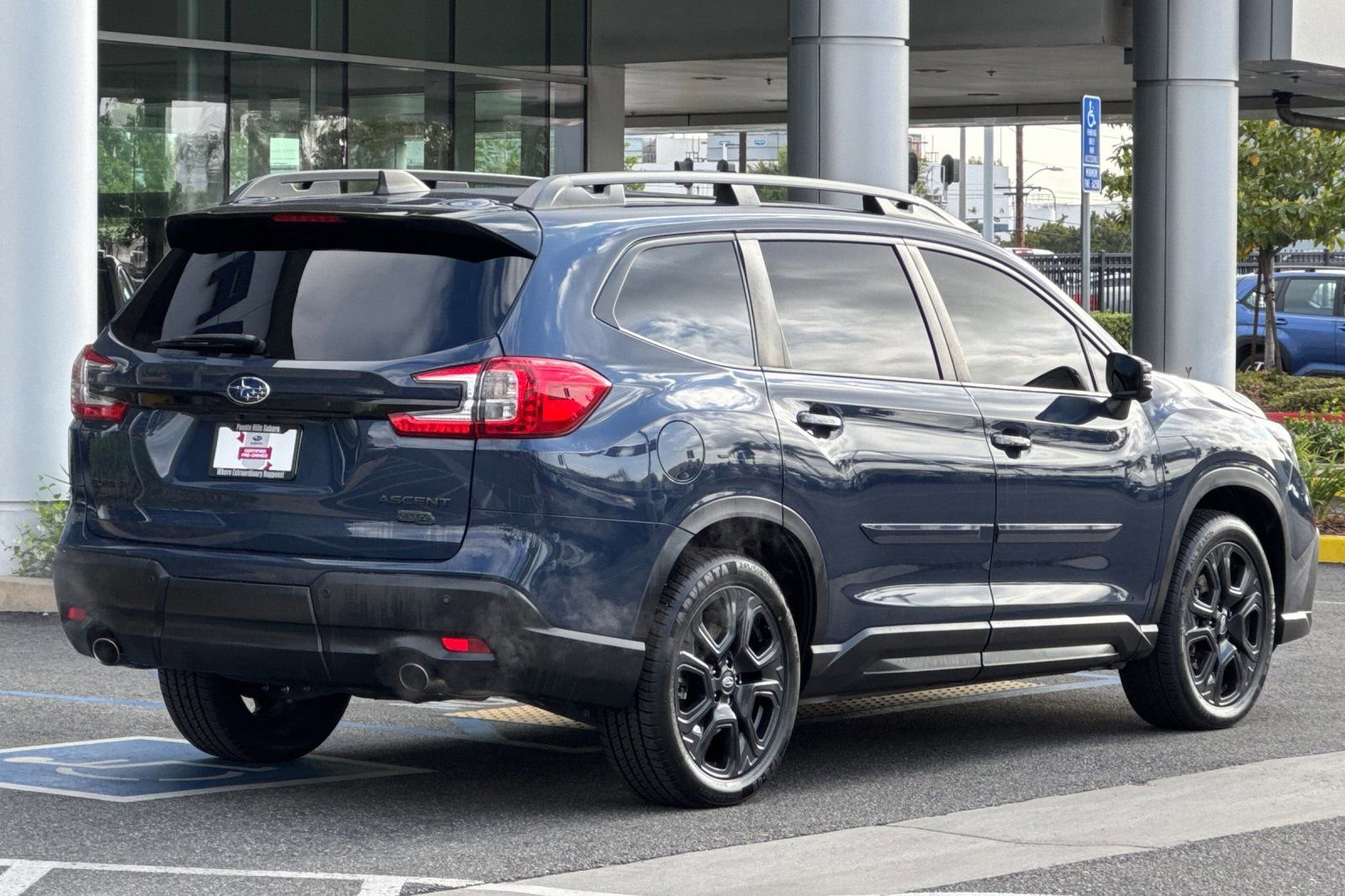 Certified 2023 Subaru Ascent Onyx Edition Limited AWD/4WD image 4
