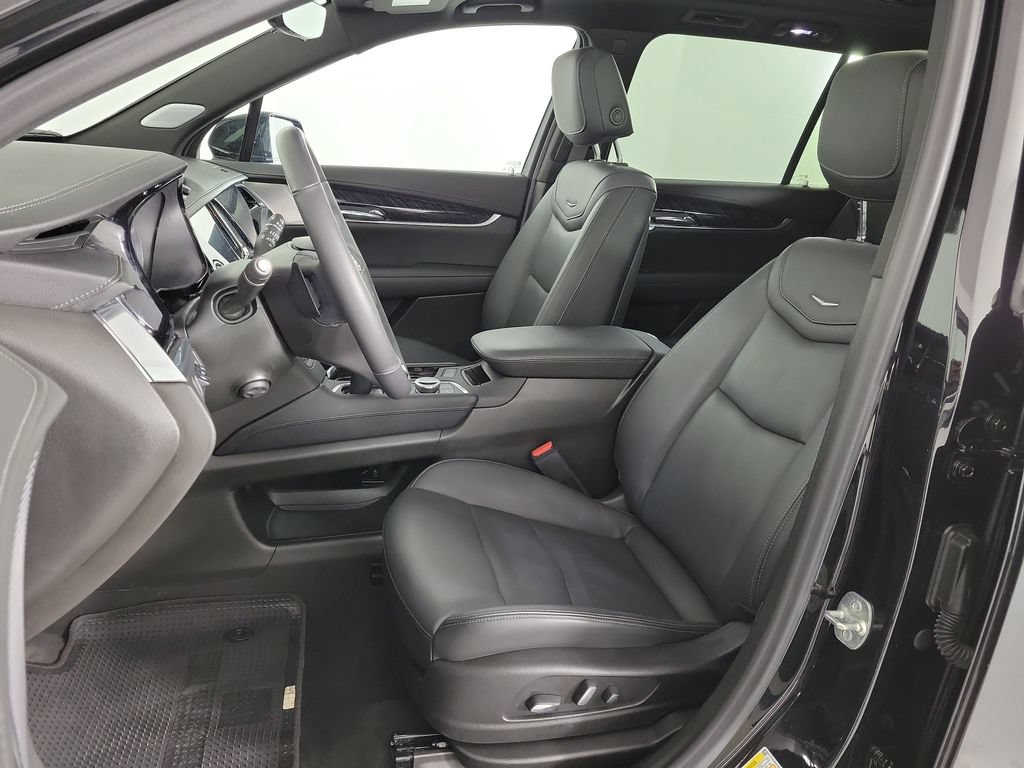 Certified 2024 Cadillac XT6 Premium Luxury w/ Technology Package AWD/4WD image 19