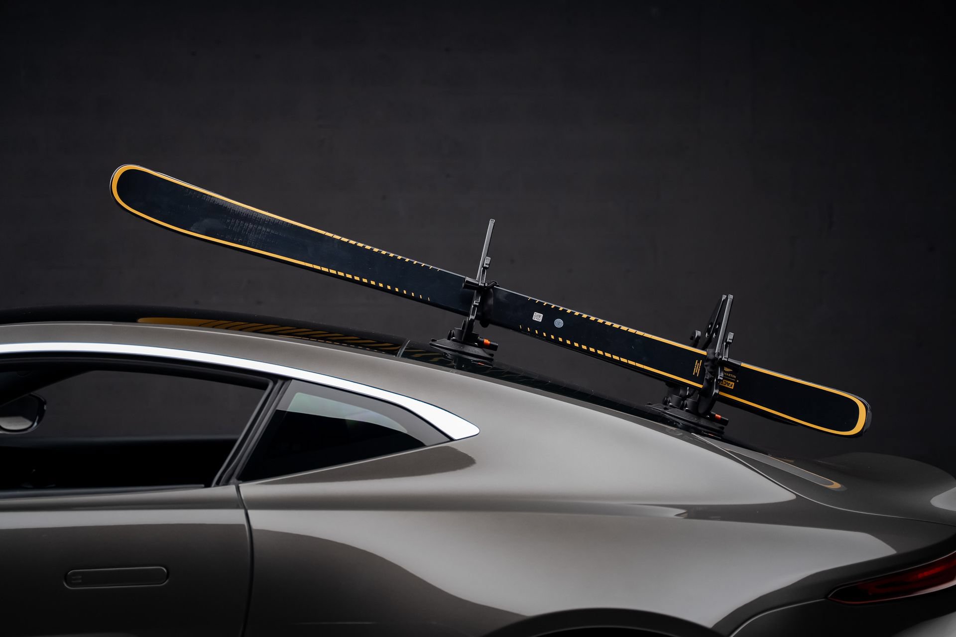 Used 2022 Aston Martin V8 Vantage Coupe RWD image 6