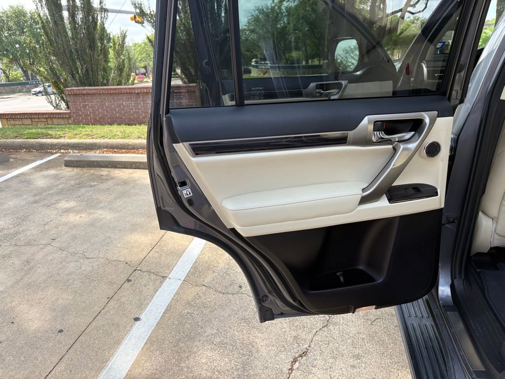 Used 2021 Lexus GX 460 Luxury w/ Off Road Package image 14
