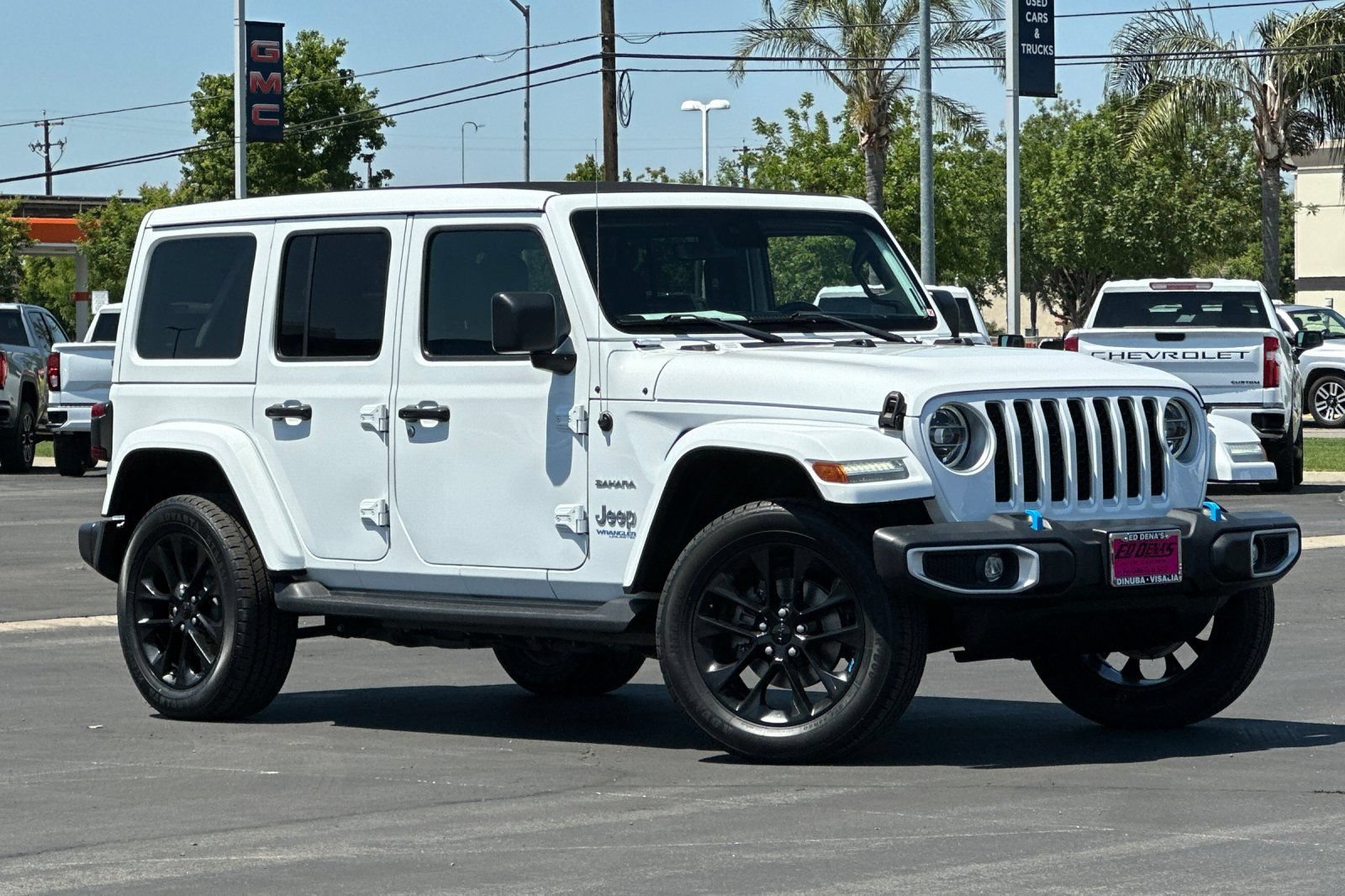 Used 2022 Jeep Wrangler Unlimited Sahara w/ Safety Group AWD/4WD image 2