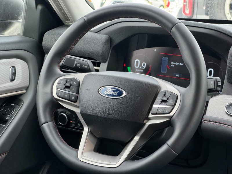 Used 2025 Ford Explorer Active image 13
