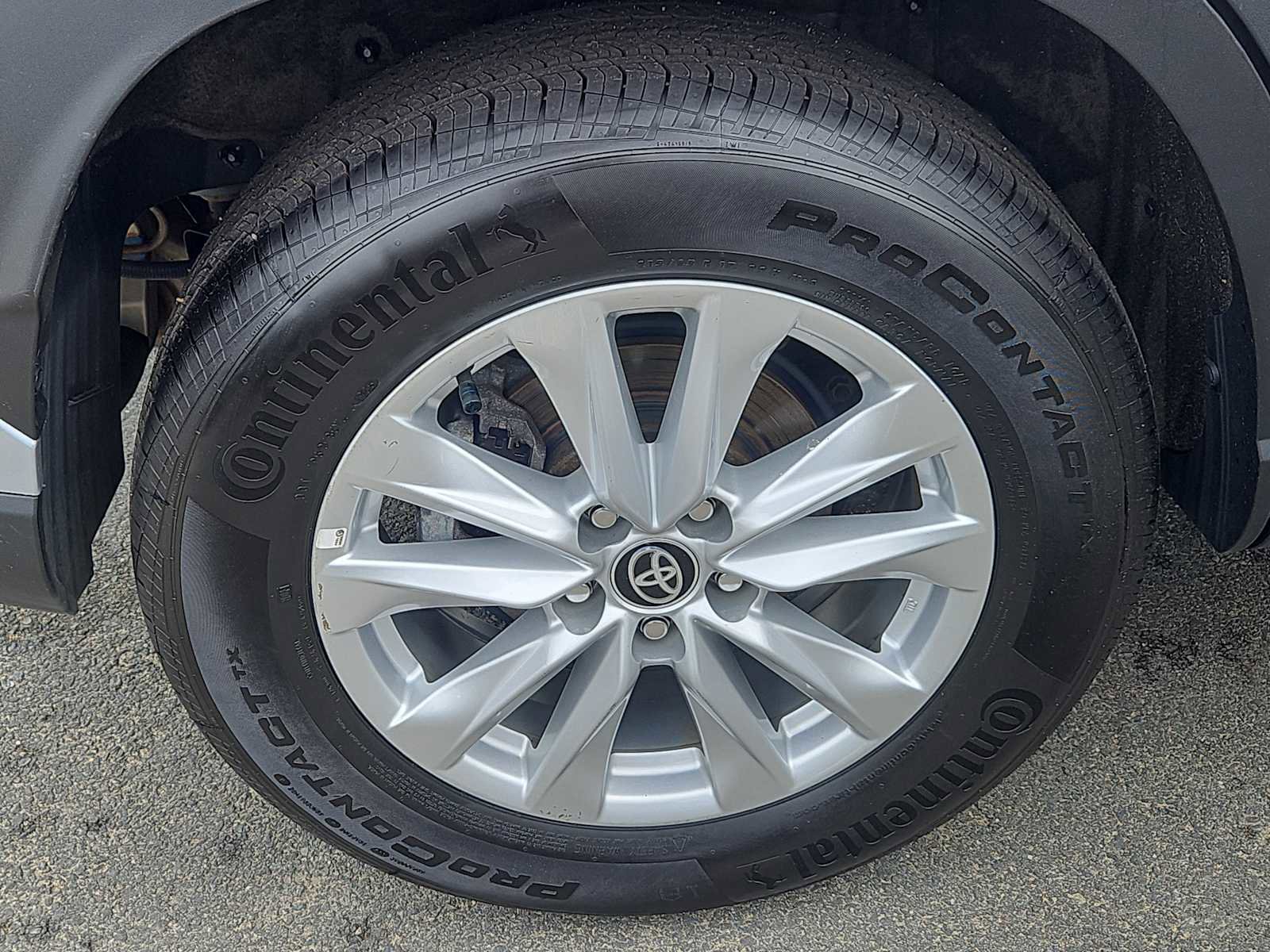 Used 2024 Toyota Corolla Cross LE w/ Moonroof Package AWD/4WD image 9
