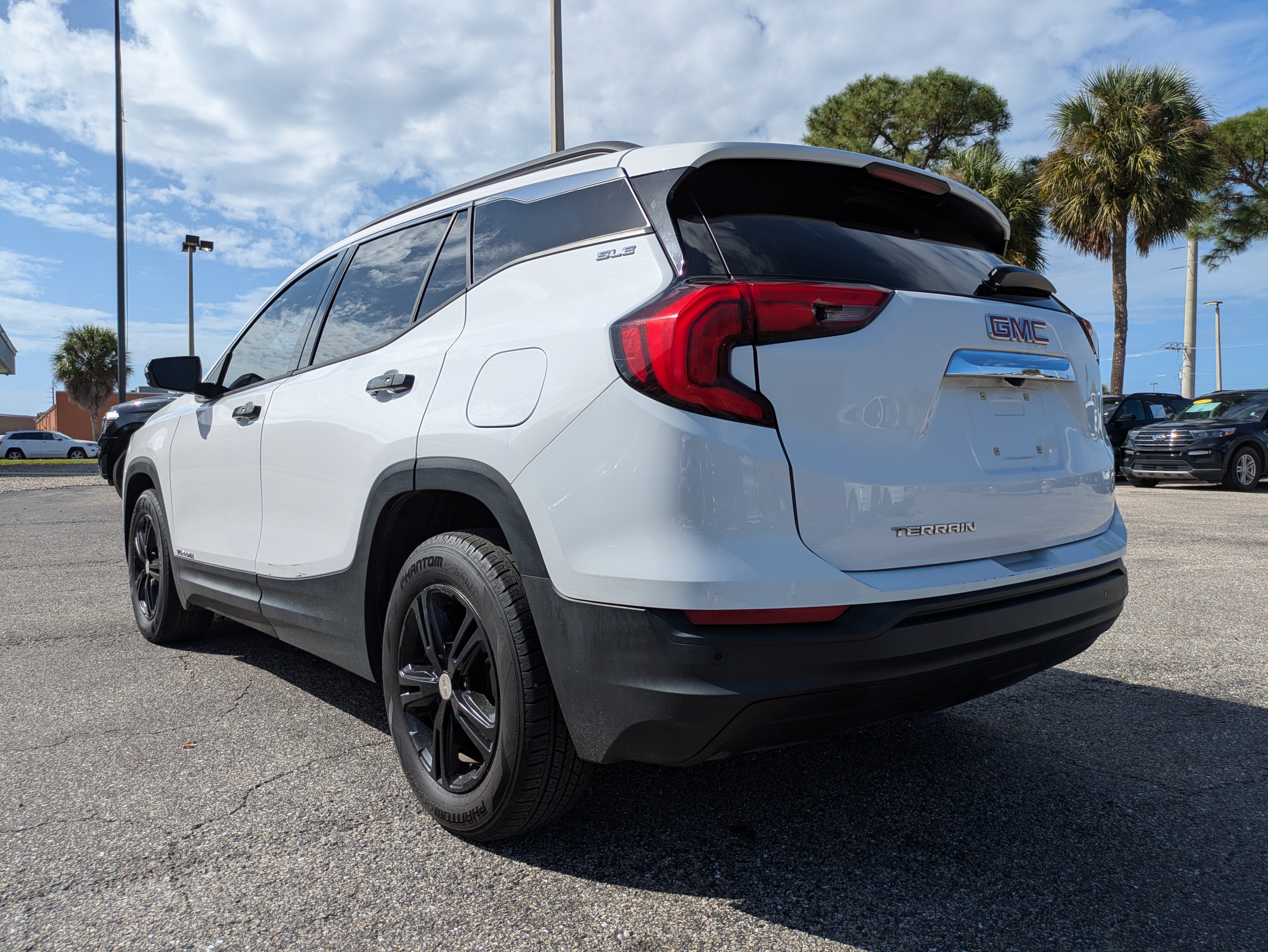 Used 2018 GMC Terrain SLE w/ Driver Convenience Package FWD image 6