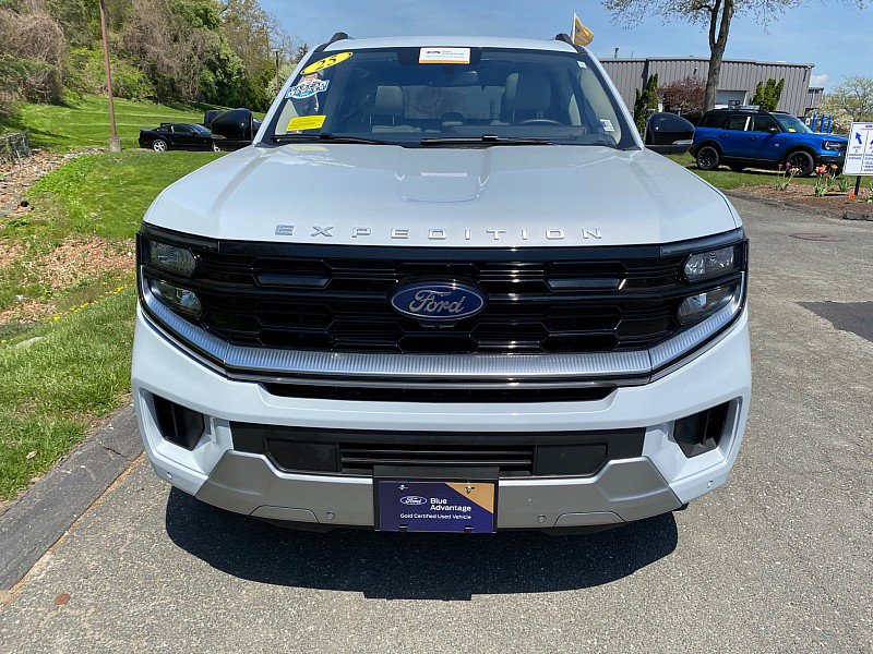 Certified 2025 Ford Expedition Platinum AWD/4WD image 2