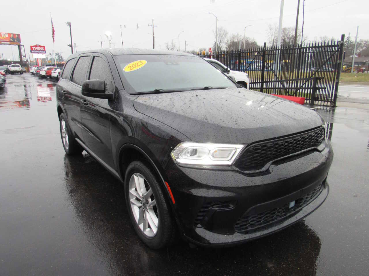 Used 2023 Dodge Durango GT image 3