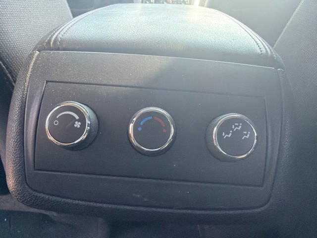 Used 2010 Chevrolet Traverse LT FWD image 14