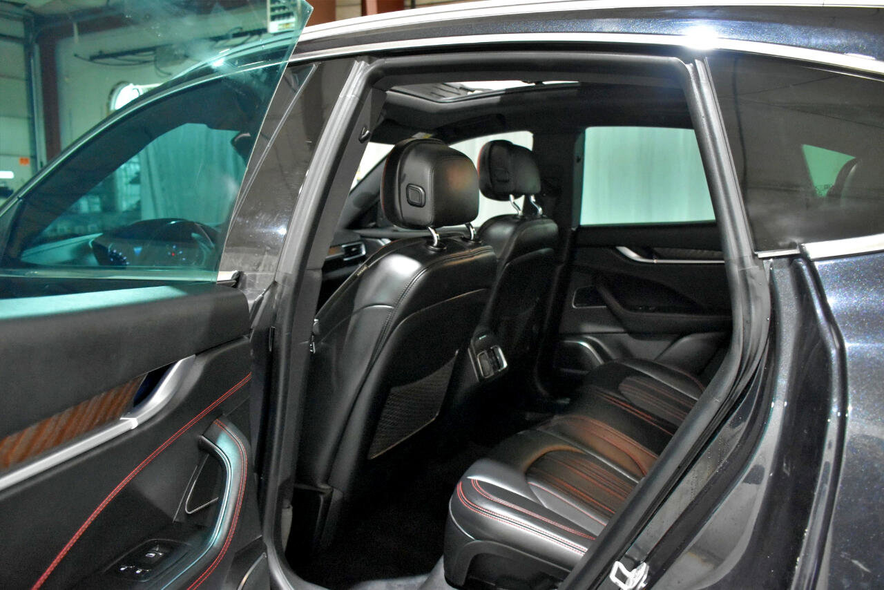 Used 2017 Maserati Levante w/ Luxury Package image 37