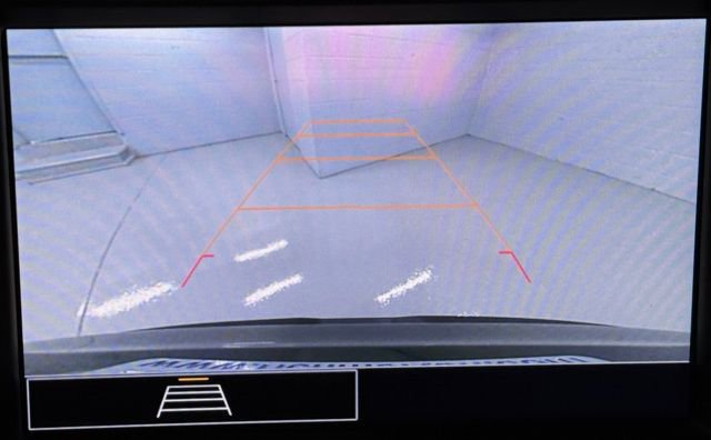 Used 2023 GMC Acadia SLE image 22