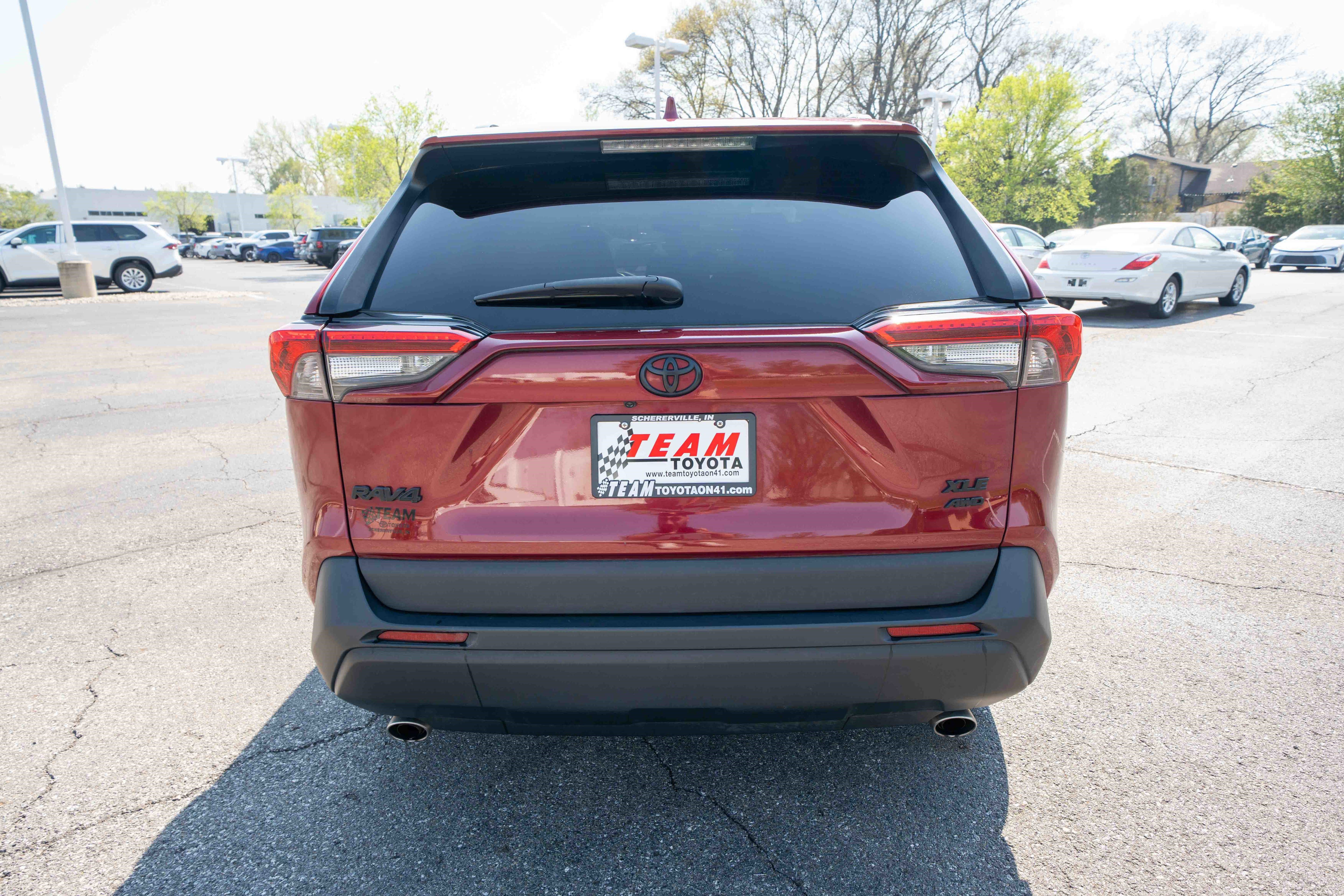 Used 2020 Toyota RAV4 XLE w/ Convenience Package AWD/4WD image 3